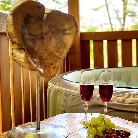 Romantik-Chalet Mit Whirlpool Und Kamin